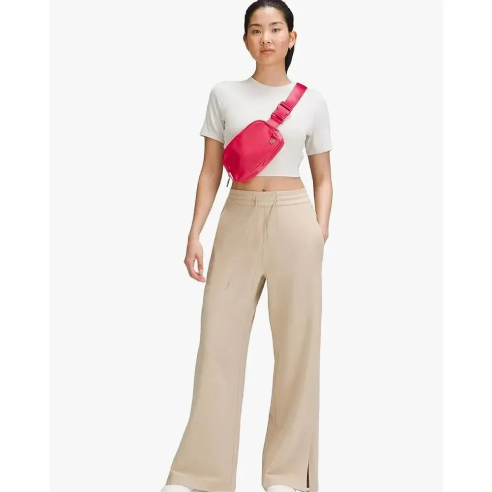 Lululemon Everywhere Belt in Cherry Mist